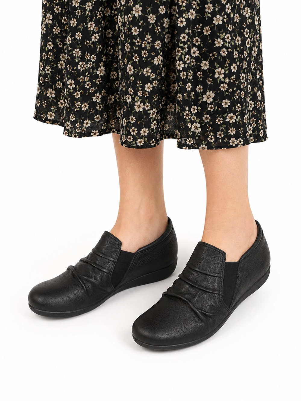 Size 7 (EU 38) Naot Black Leather Slip-On‎ Comfort Shoes